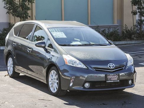 Used 2012 Toyota Prius V Five FWD image 3