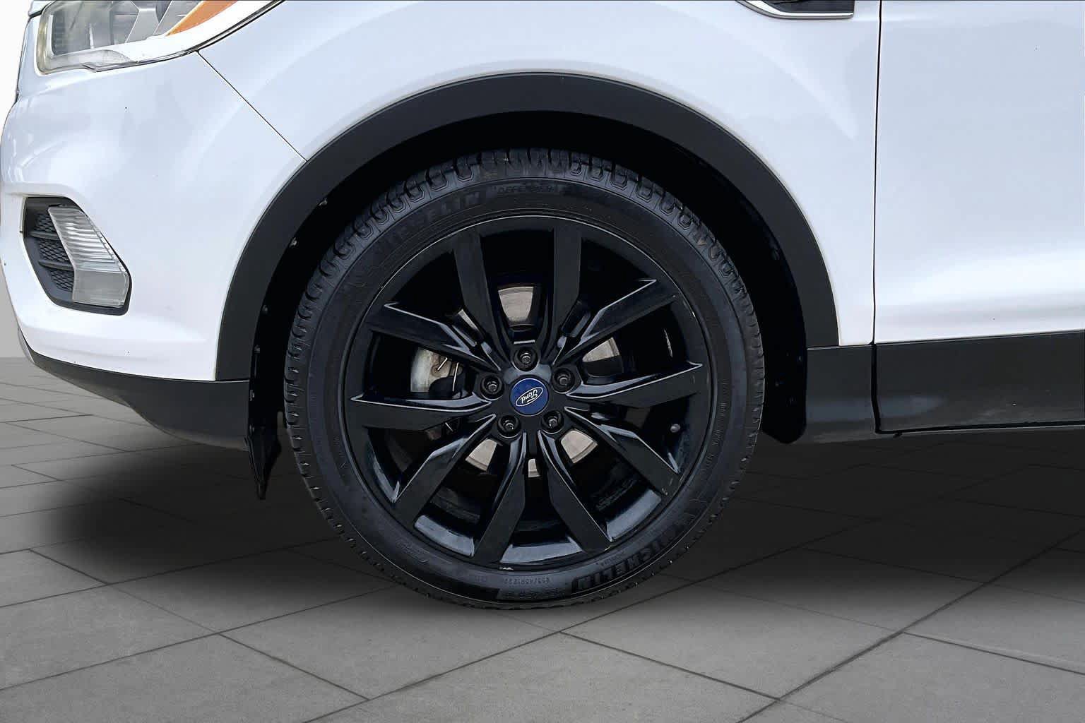 Used 2018 Ford Escape SEL FWD image 11