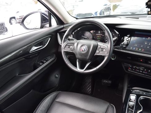 Used 2021 Buick Envision Essence FWD image 17