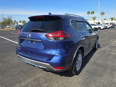 Used 2018 Nissan Rogue SV w/ Premium Package image 4