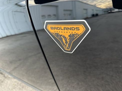 Used 2022 Ford Bronco Badlands image 13