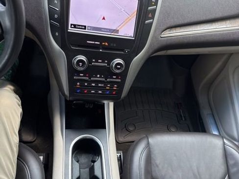 Used 2019 Lincoln MKC Reserve FWD image 7