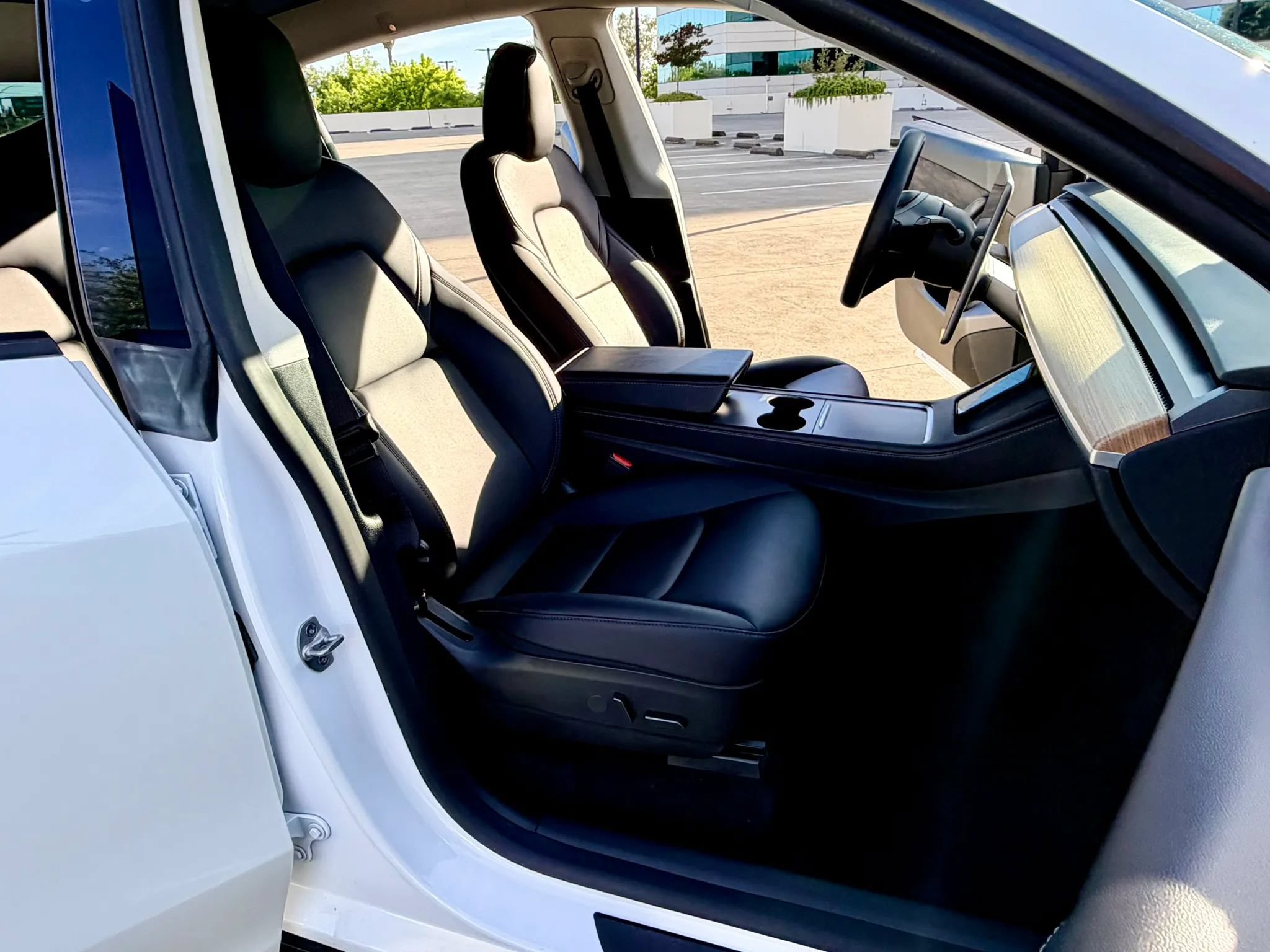 Used 2022 Tesla Model Y Performance AWD/4WD image 14