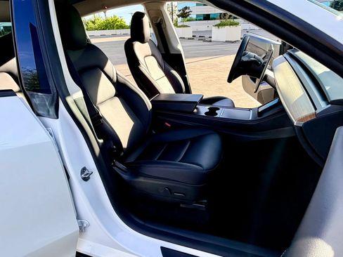 Used 2022 Tesla Model Y Performance AWD/4WD image 14
