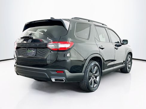 Used 2025 Honda Pilot Sport image 9