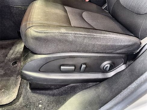 Used 2017 Chevrolet Traverse LT image 12