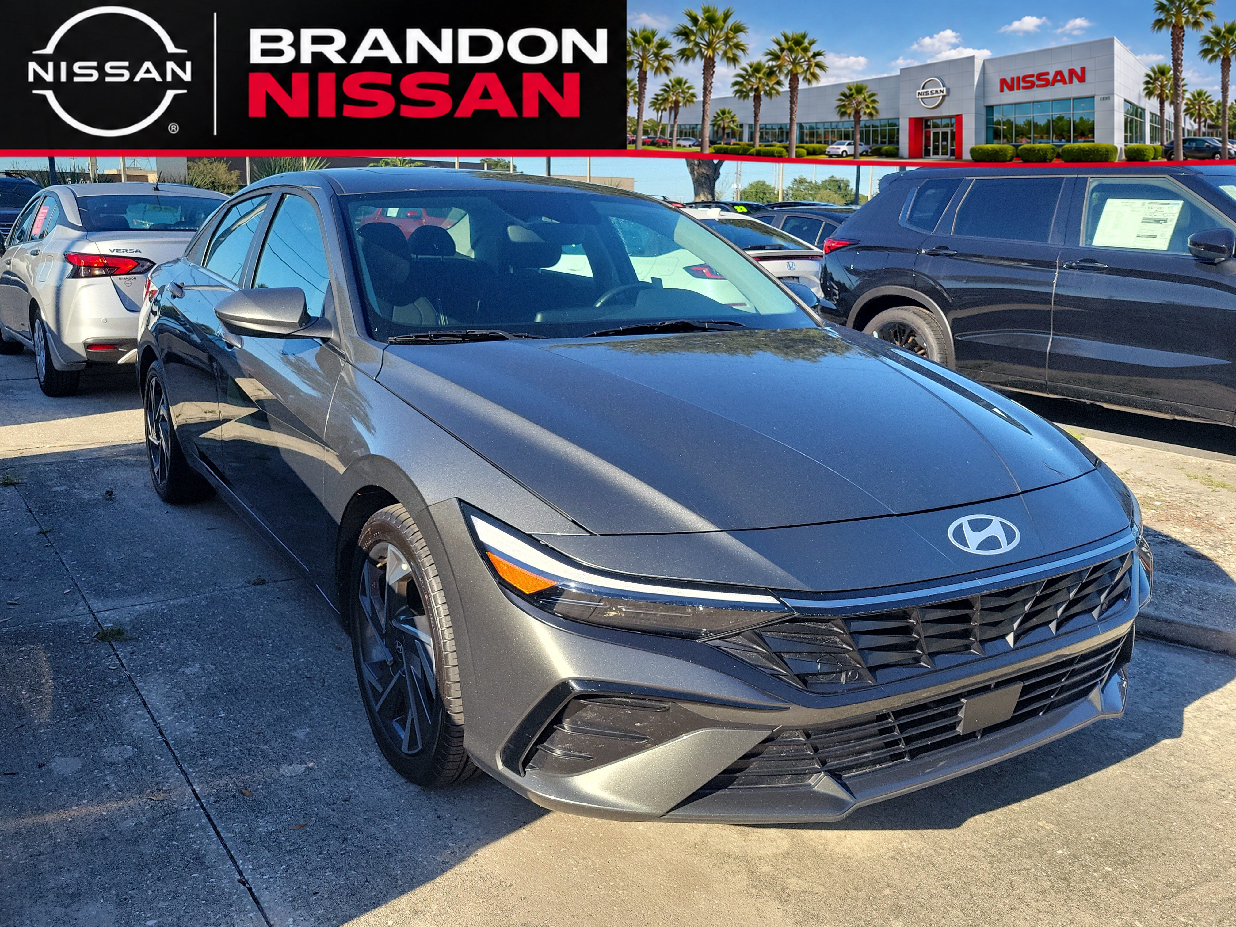 Used 2025 Hyundai Elantra SEL FWD image 1
