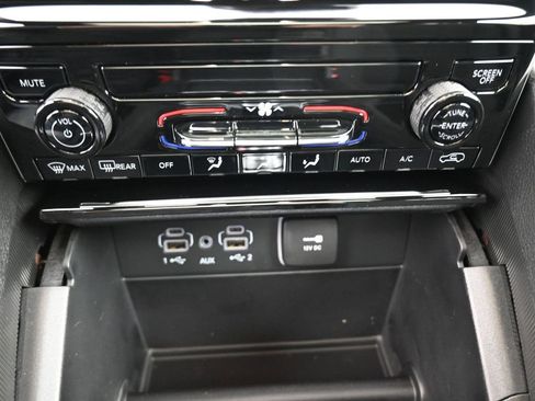 New 2025 Jeep Grand Cherokee Laredo X image 3