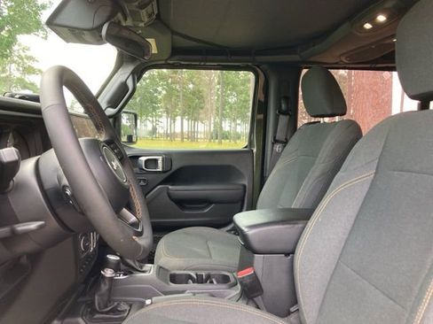 Used 2024 Jeep Wrangler Sport S image 23