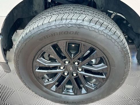 Used 2025 Ford F150 Lariat w/ Equipment Group 502A High AWD/4WD image 31