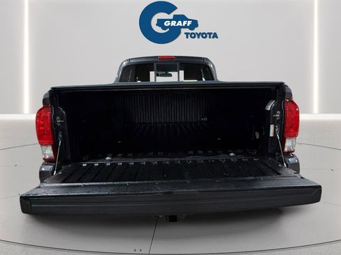 Used 2017 Toyota Tacoma TRD Sport w/ Tow Package (A/T) image 16