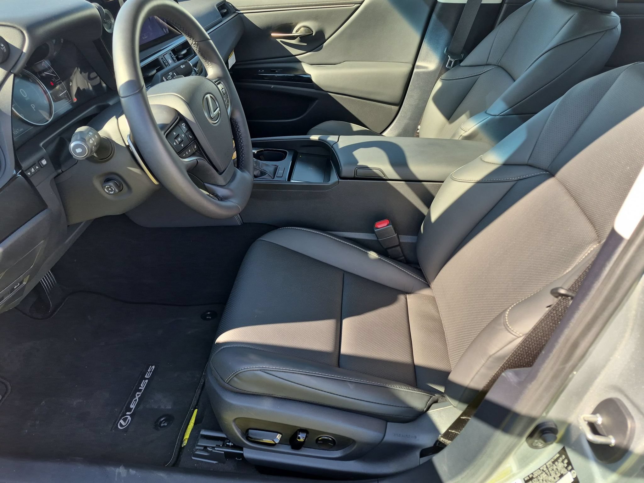 Used 2025 Lexus ES 350 w/ Premium Package FWD image 14