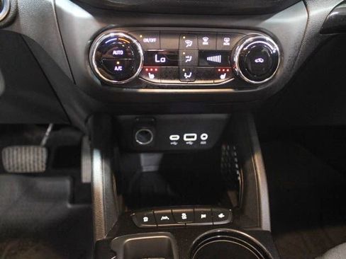 Used 2023 Chevrolet TrailBlazer LT w/ Convenience Package FWD image 31