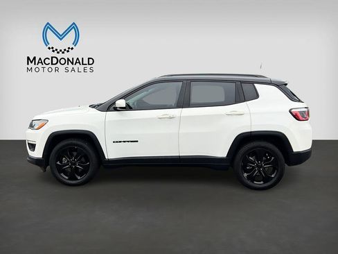 Used 2018 Jeep Compass Latitude w/ Popular Equipment Group FWD image 4