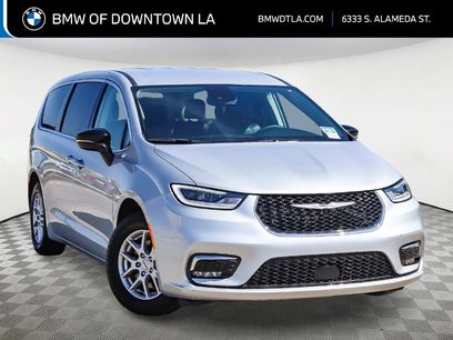 Used 2024 Chrysler Pacifica Touring-L
