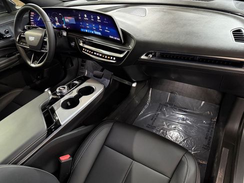 Certified 2024 Cadillac Lyriq Tech AWD/4WD image 48