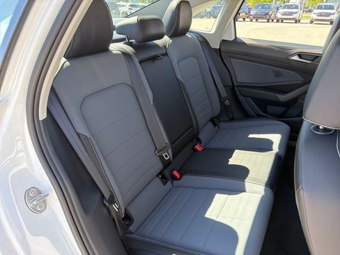 Used 2025 Volkswagen Jetta SE FWD image 24