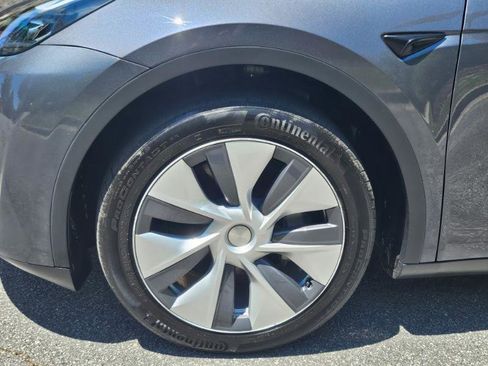 Used 2023 Tesla Model Y Long Range AWD/4WD image 18