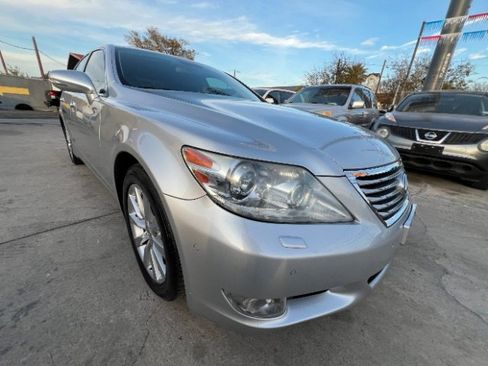 Used 2011 Lexus LS 460 Luxury image 3