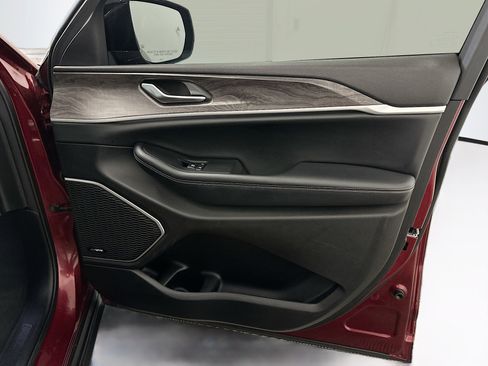 Used 2022 Jeep Grand Cherokee Limited 4xe image 35