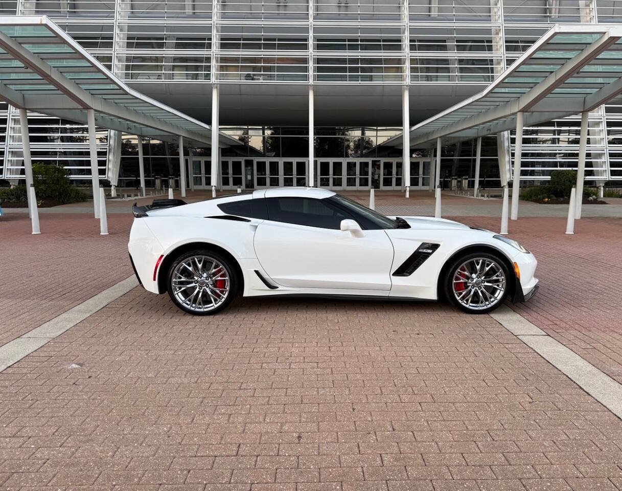 Used 2016 Chevrolet Corvette Z06 w/ 3LZ Preferred Equipment Group RWD image 3