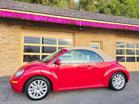 Used 2009 Volkswagen Beetle S FWD image 1