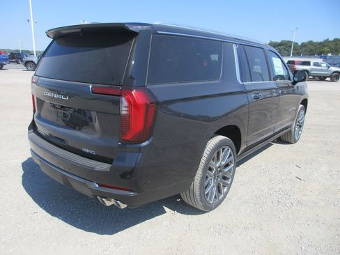 New 2026 GMC Yukon XL Denali Ultimate AWD/4WD image 4