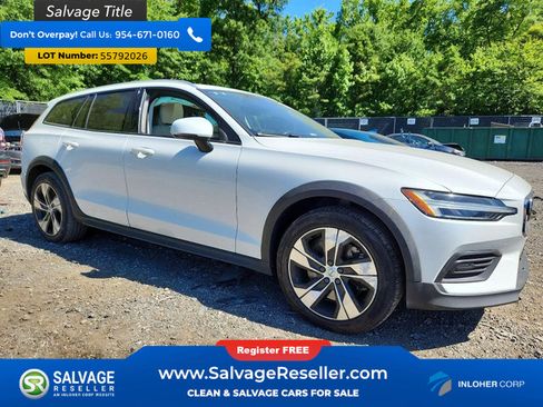 Used 2020 Volvo V60 T5 Cross Country AWD/4WD image 5