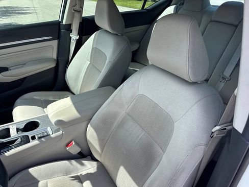 Used 2019 Nissan Altima 2.5 SV FWD image 10