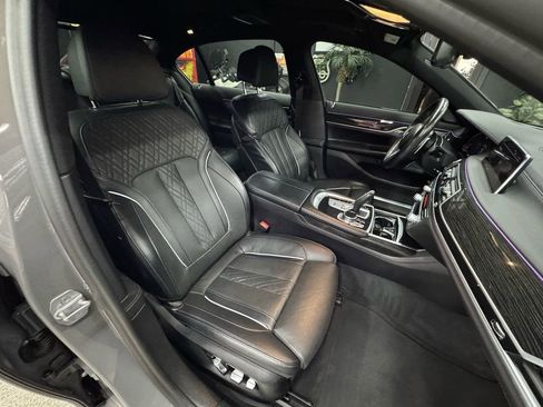 Used 2020 BMW 750i xDrive w/ M Sport Package AWD/4WD image 20