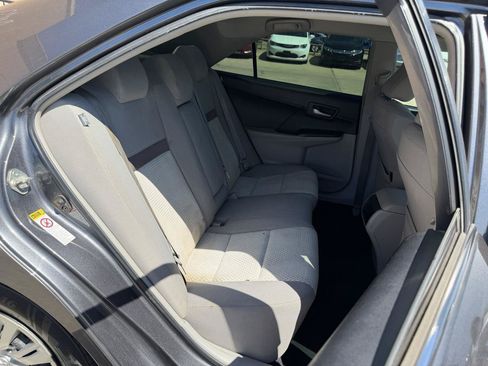Used 2014 Toyota Camry LE FWD image 23