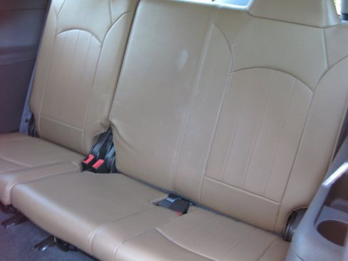 Used 2016 Buick Enclave Leather FWD image 23