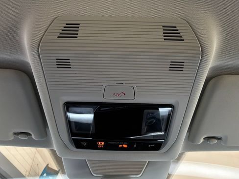 Used 2026 Volkswagen Tiguan SE FWD image 17