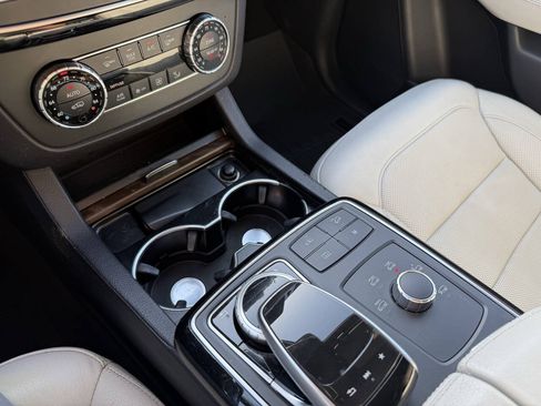 Used 2017 Mercedes-Benz GLS 450 4MATIC image 29