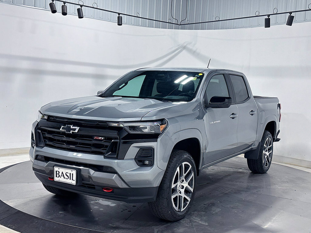 Used 2024 Chevrolet Colorado Z71 w/ Z71 Convenience Package 2 AWD/4WD image 8