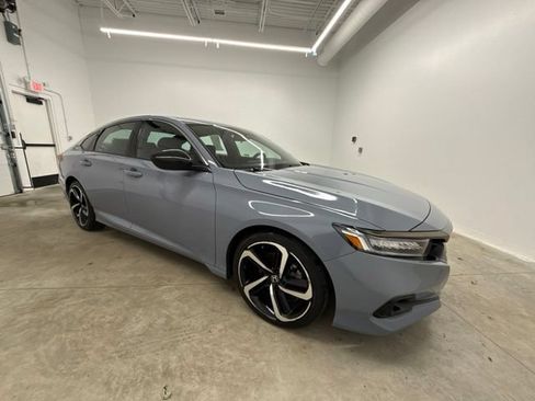 Used 2022 Honda Accord Sport image 3