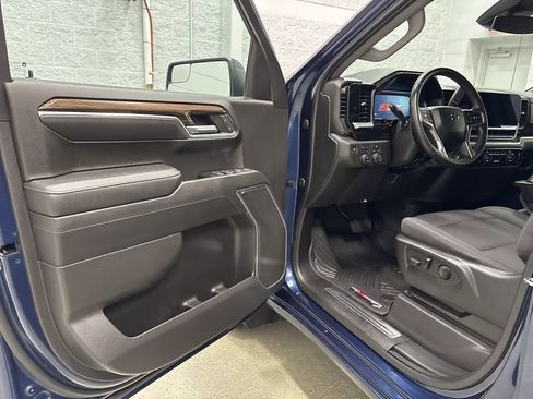 Used 2022 Chevrolet Silverado 1500 RST AWD/4WD image 15
