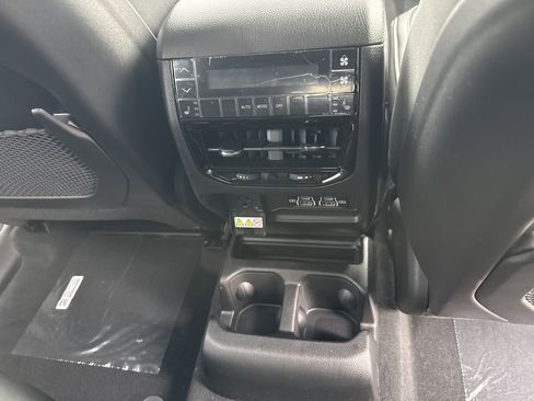 New 2025 Jeep Grand Cherokee L Limited w/ Luxury Tech Group II AWD/4WD image 14