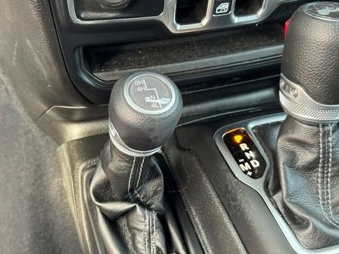 Used 2024 Jeep Wrangler Sport S image 24