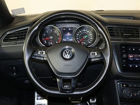 Used 2020 Volkswagen Tiguan SE R-Line FWD image 7