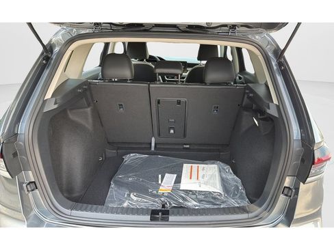 New 2026 Volkswagen Taos SE FWD image 9