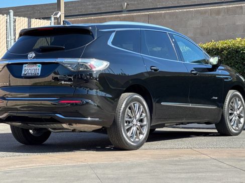 Certified 2024 Buick Enclave Avenir FWD image 4