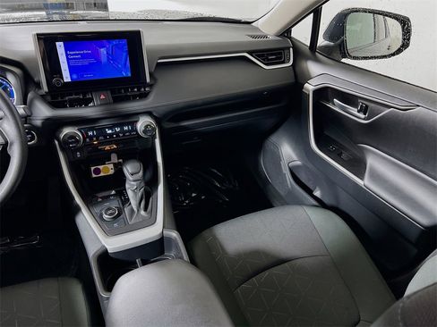 Certified 2025 Toyota RAV4 XLE image 21