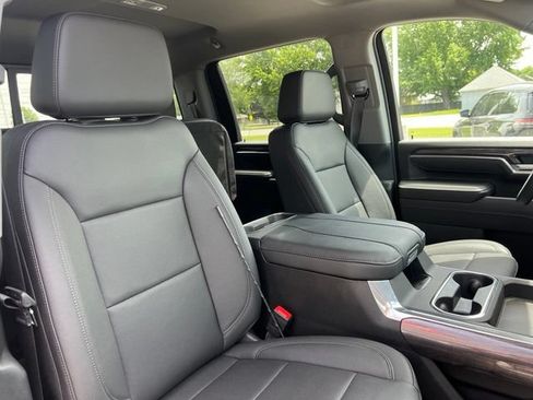 Used 2025 Chevrolet Silverado 2500 LTZ w/ LTZ Plus Package AWD/4WD image 9