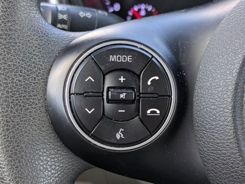 Used 2020 Kia Soul S FWD image 19