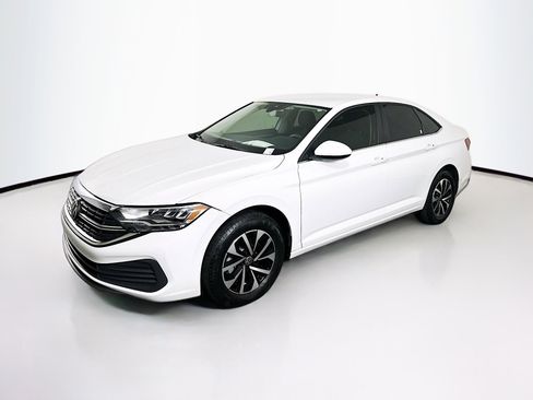 Used 2024 Volkswagen Jetta S image 3