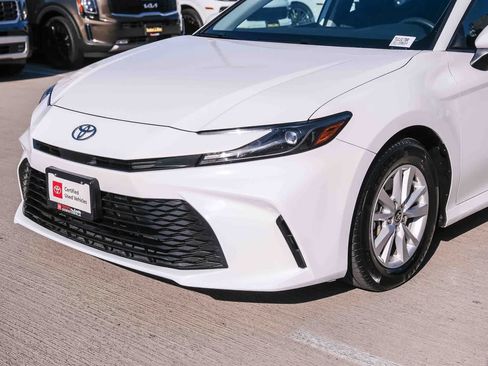 Used 2025 Toyota Camry LE FWD image 11