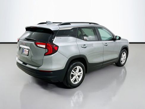 Used 2024 GMC Terrain SLE w/ Driver Convenience Package FWD image 7