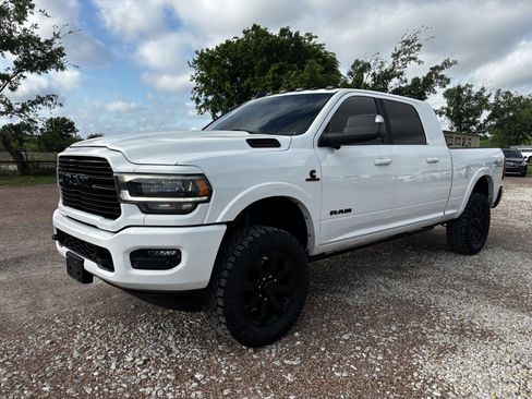 Used 2020 RAM 2500 Laramie AWD/4WD image 1