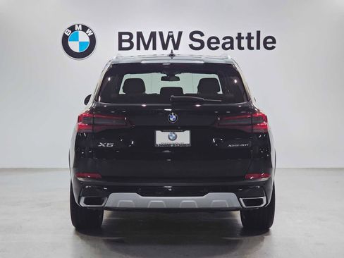 Used 2022 BMW X5 xDrive40i w/ Parking Assistance Package image 5